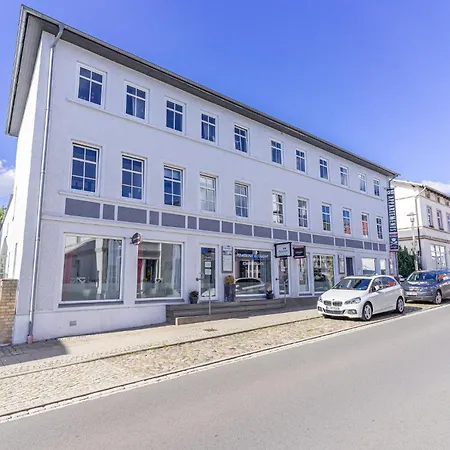 - 9 Im Appartementhaus Hafenriff